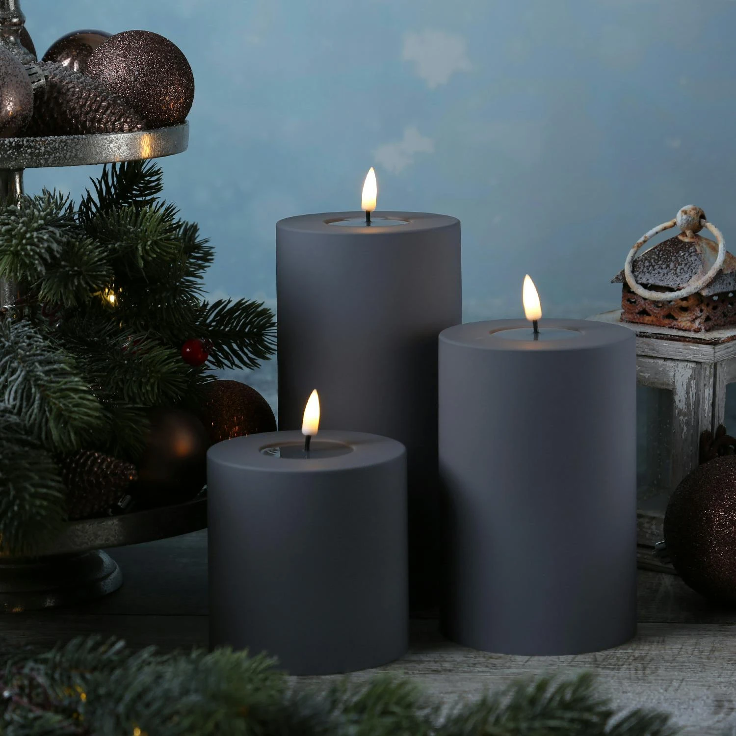 LED Kerze MIA Deluxe Für Außen 3D Flamme Flackernd H: 15cm D: 10cm Outdoor Grau 5 LED Kerze MIA Deluxe Für Außen 3D Flamme Flackernd H: 15cm D: 10cm Outdoor Grau - Image 3