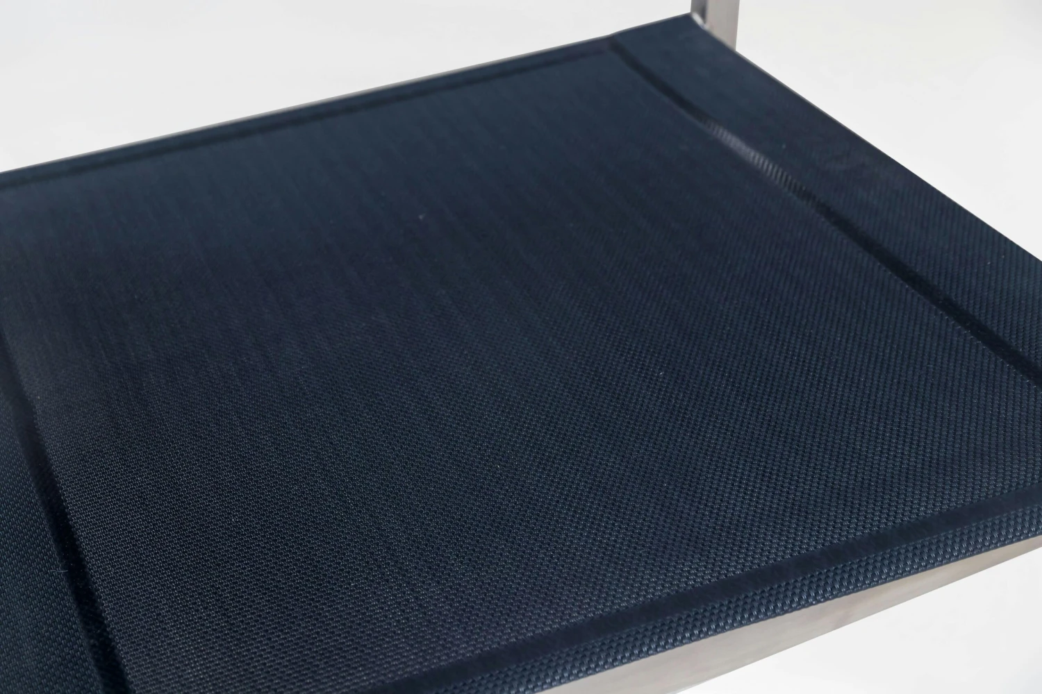 METRO Professional Stuhl, Edelstahl / Textilehne / FSC Teakholz, 55 X 56 X 85 Cm, Mit Armlehnen, Stapelbar, Schwarz 8 METRO Professional Stuhl, Edelstahl / Textilehne / FSC Teakholz, 55 X 56 X 85 Cm, Mit Armlehnen, Stapelbar, Schwarz - Image 6