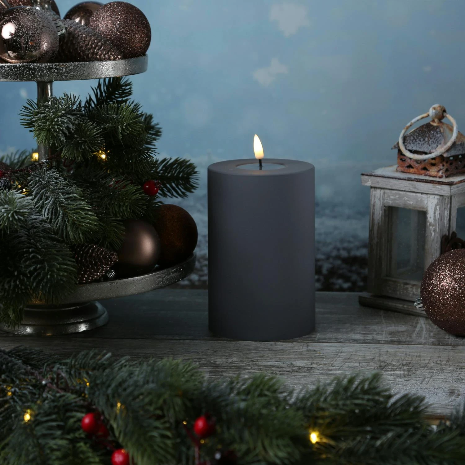 LED Kerze MIA Deluxe Für Außen 3D Flamme Flackernd H: 15cm D: 10cm Outdoor Grau 4 LED Kerze MIA Deluxe Für Außen 3D Flamme Flackernd H: 15cm D: 10cm Outdoor Grau - Image 2